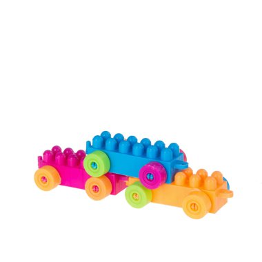 Yeni arkaplanda oyuncak ya da oyuncak blok araba.