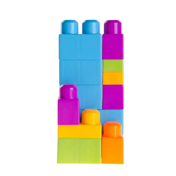 Brinquedo ou blocos de construção de plástico no fundo novo . — Fotografia de Stock