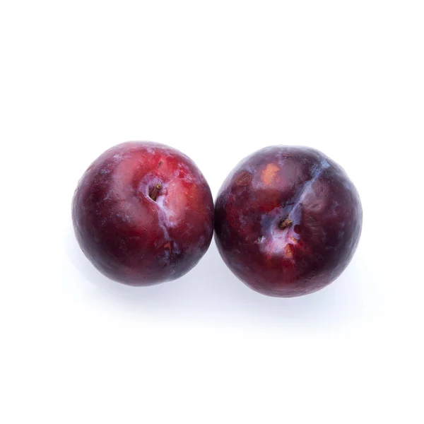 Plum atau Sweet Ripe Plum fruit pada latar belakang baru . — Stok Foto