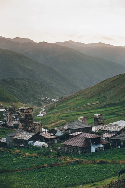 Wunderschönes kleines Dorf in Georgien — Stockfoto