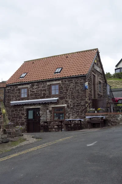 Het dorp aan St. Abbs in Berwickshire, Schotland. 07.08. 2015 — Stockfoto