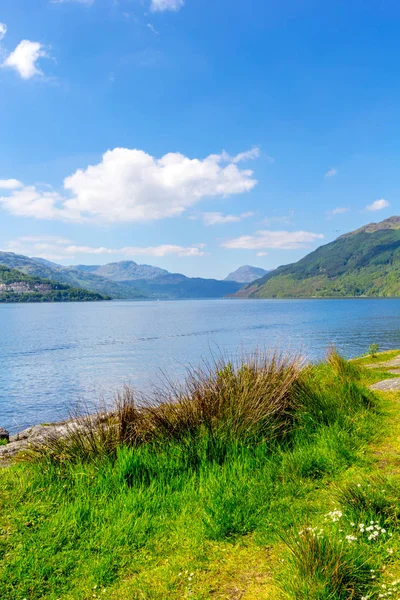 Loch Lomond w rowardennan, lato w Szkocji, Wielka Brytania — Zdjęcie stockowe