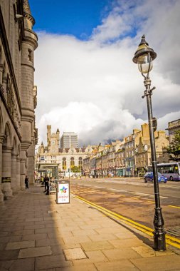 Union Caddesi'nin Aberdeen, İskoçya, İngiltere'de güzel binalar ile