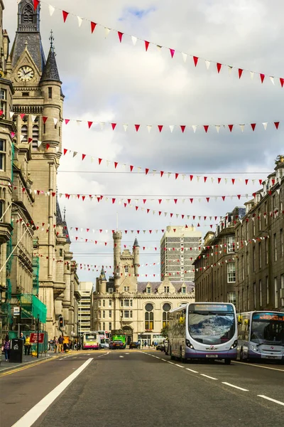 Union Street w Aberdeen, miasto w Szkocji, Wielkiej Brytanii, czarno-białe. — Zdjęcie stockowe