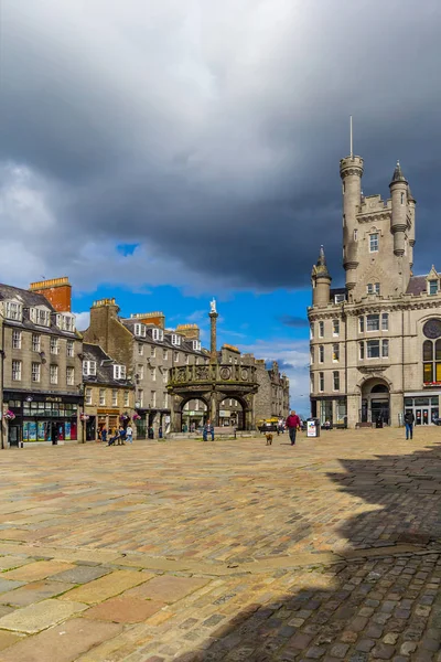 Castlegate στο πόλης κέντρο, Αμπερντίν, Σκωτία, Μεγάλη Βρετανία — Φωτογραφία Αρχείου
