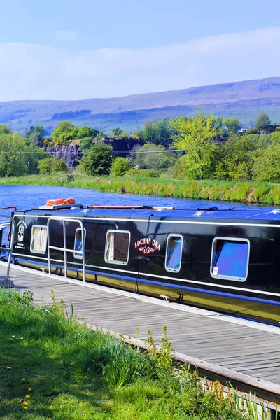 运河与小船在苏格兰 2017 — 图库照片