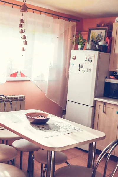 Cosy Kitchen Withe Metal Chairs — Stock Photo, Image