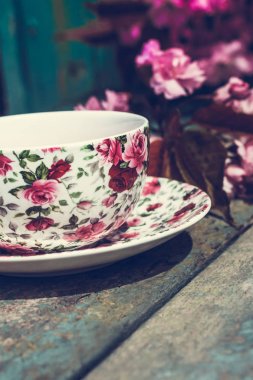 Japon kiraz ağacı çiçekleri, yakın upt ile güzel, İngilizce, vintage çay fincanı