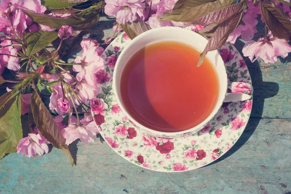 Belle Tasse Thé Vintage Avec Des Fleurs Cerisier Japonais Tourné — Photo