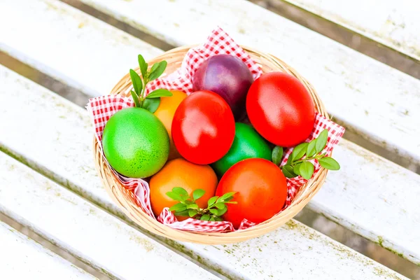 Uova Pasqua Colorate Cestino — Foto Stock