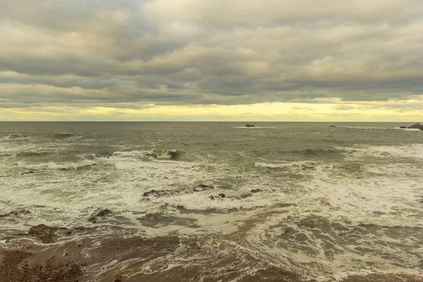 Mar Tempestuoso Dunbar Uma Cidade Beira Mar Escócia Reino Unido — Fotografia de Stock