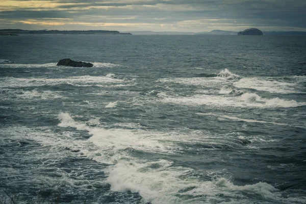 Bouřlivé Moře Dunbaru Přímořském Městě Skotsku Spojené Království — Stock fotografie
