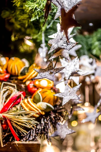 Abeto Navidad Con Decoración Navideña Purpurina —  Fotos de Stock