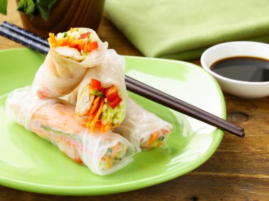 Sebze ve tavuklu börek.