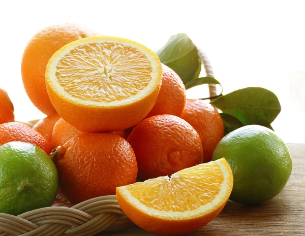 Assorted citrus (oranges, lime, mandarin, lemon) — Stock Photo, Image