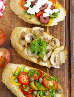 İtalyan meze bruschetta farklı Topingler ile