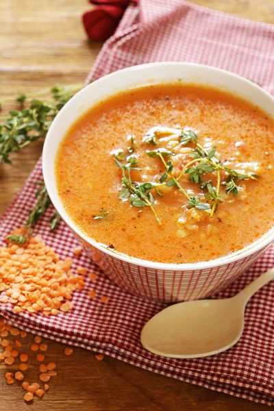 Homemade tasty red lentil soup with thyme — Stock Photo, Image