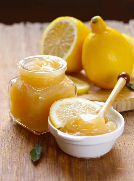 Lemon curd cream made from natural organic lemons — Stock Photo, Image