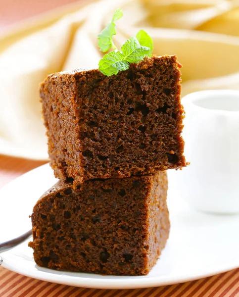 Pasteles de brownies caseros. Pasteles de pastel de chocolate brownie — Foto de Stock