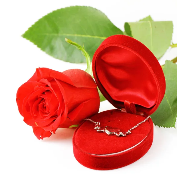 Flowers and gifts for Valentine's Day.  Roses, chocolates and jewelry — Stock Photo, Image