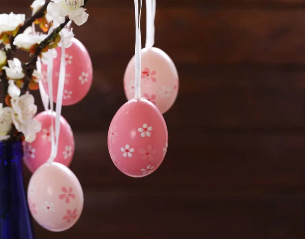 Easter colored eggs. Traditional Easter decoration and symbol. — Stock Photo, Image