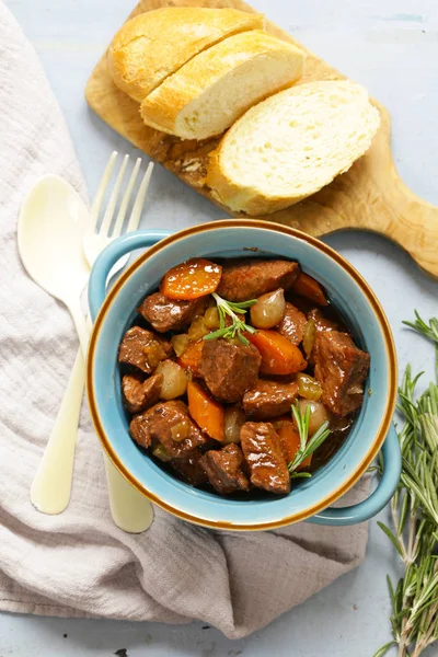 Traditional  beef goulash - Boeuf bourguigno. Comfort food. Stew meat with vegetables — Stock Photo, Image