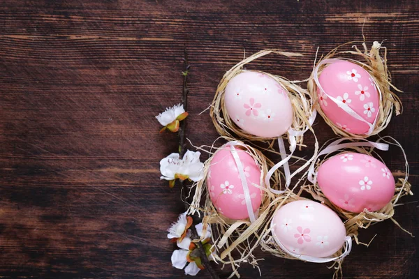 Easter colored eggs. Traditional Easter decoration and symbol. — Stock Photo, Image