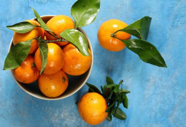 Doğal organik mandalina. Olgunlaşmış meyve portakal mandalina.