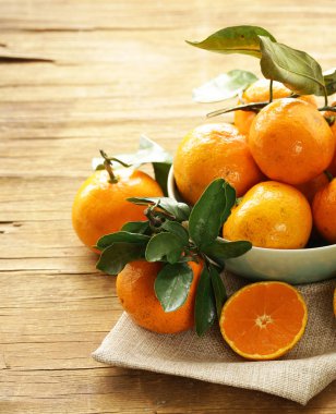 Doğal organik mandalina. Olgunlaşmış meyve portakal mandalina.