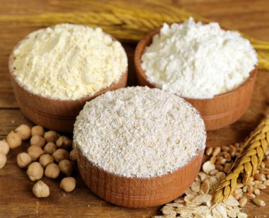 Yulaf, buğday ve nohut ahşap bir kapta un