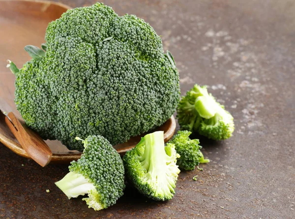 Φρέσκο λάχανο οργανικό πράσινο μπρόκολο. Υγιεινή διατροφή — Φωτογραφία Αρχείου