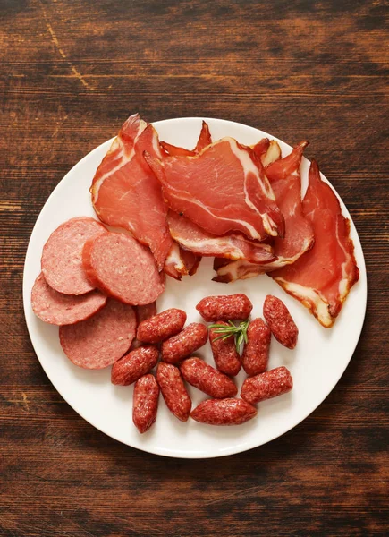 Assorted deli meats -  sausage, salami, parma, prosciutto — Stock Photo, Image