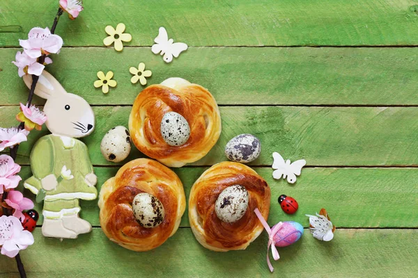 Homemade pastries, muffins, sweet buns for Easter treats — Stock Photo, Image
