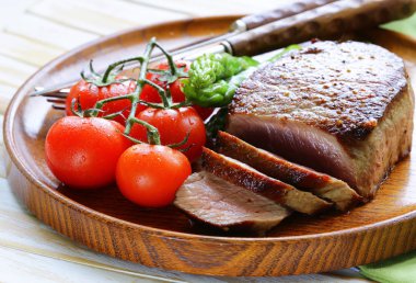 Sebze ve baharatlar kavrulmuş dana biftek