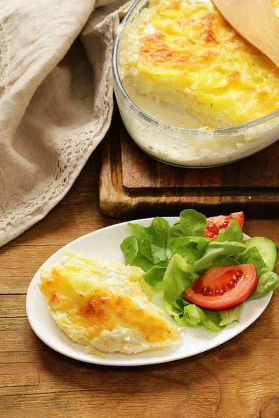 Traditional French potato gratin with cream and cheese — Stock Photo, Image