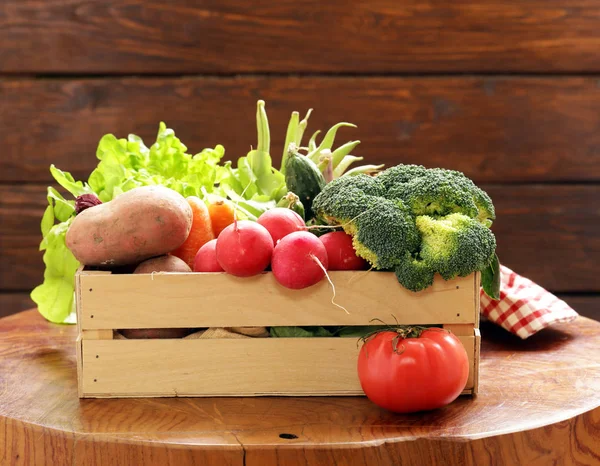 Naturaleza muerta alimentación saludable verduras ecológicas — Foto de Stock