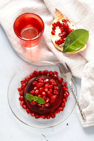 Berry jelly med färska frukter - sommaren efterrätt — Stockfoto