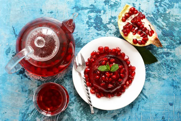 La jalea de bayas con las frutas frescas - el postre veraniego —  Fotos de Stock