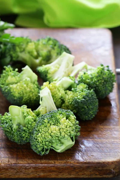 Свежий зеленый брокколи овощи здоровое питание — стоковое фото