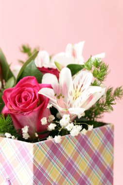 Festival bahar buket gül ile