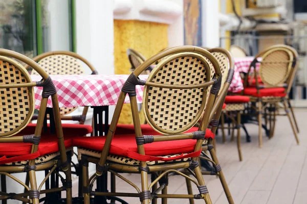 イタリアン ・ スタイルの夏の屋外カフェ — ストック写真