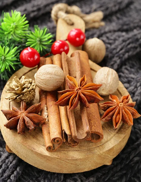 Spices for winter tea - cinnamon, anise, cloves — Stock Photo, Image