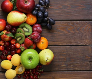 Farklı meyve ve çilek, sağlıklı gıda