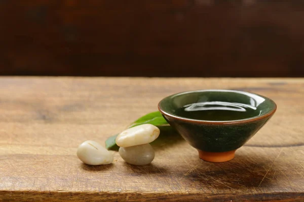 Традиционный восточный зеленый чай — стоковое фото