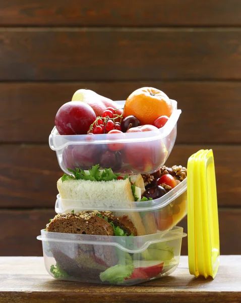 健康饮食，办公室和学校的午餐盒 — 图库照片