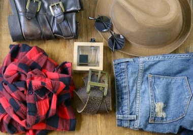 Rahat tarzı - kot pantolon, gömlek, hippi moda