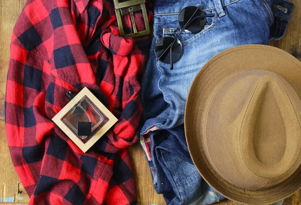 Estilo Casual - jeans, camisa, moda hipster — Fotografia de Stock
