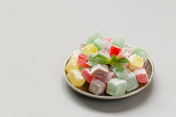 Turkish delight godis i silver ware, traditionella fester — Stockfoto