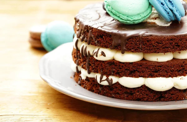 Çikolatalı kek vanilyalı krema ile bir tatlı bir tatil için değil.