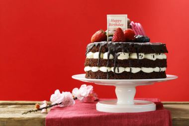  Çikolatalı kek vanilyalı krema ile bir tatlı bir tatil için değil.